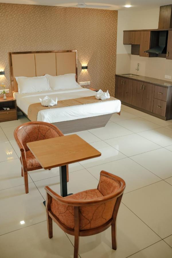 Esquina Residency Hotel Kochi Bagian luar foto