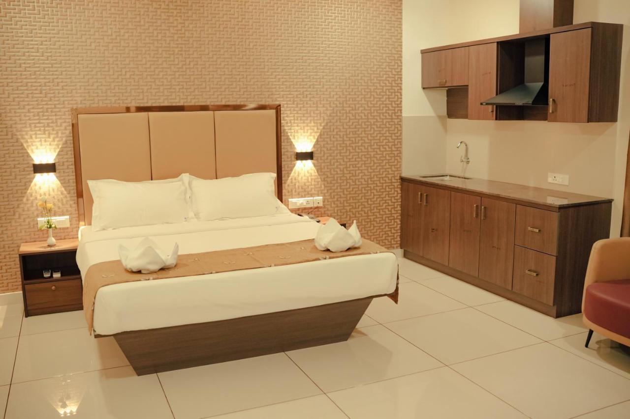 Esquina Residency Hotel Kochi Bagian luar foto