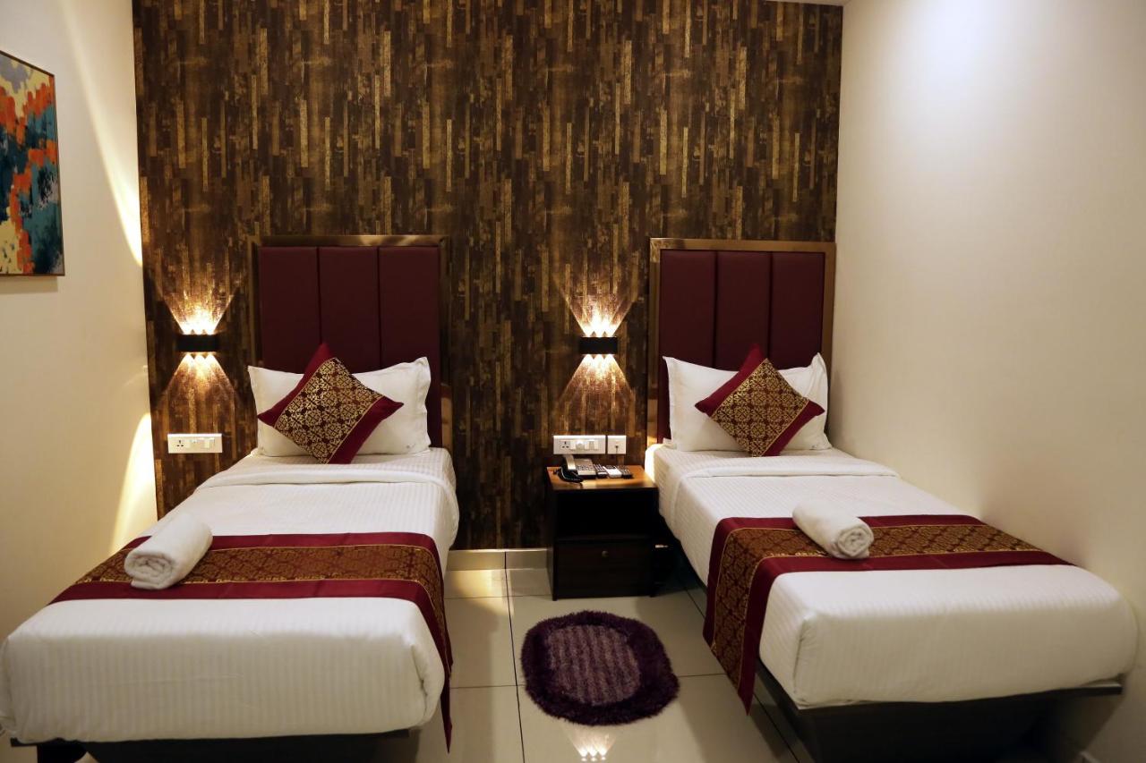 Esquina Residency Hotel Kochi Bagian luar foto