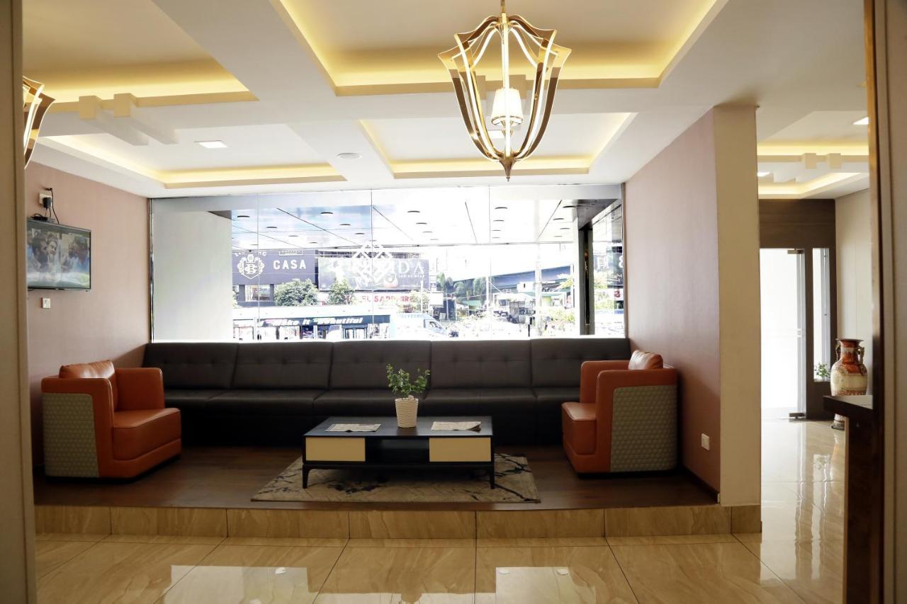 Esquina Residency Hotel Kochi Bagian luar foto