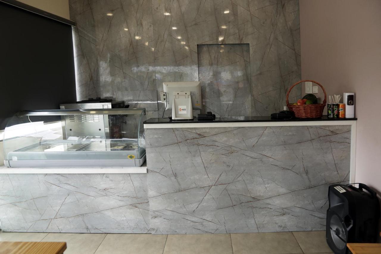 Esquina Residency Hotel Kochi Bagian luar foto