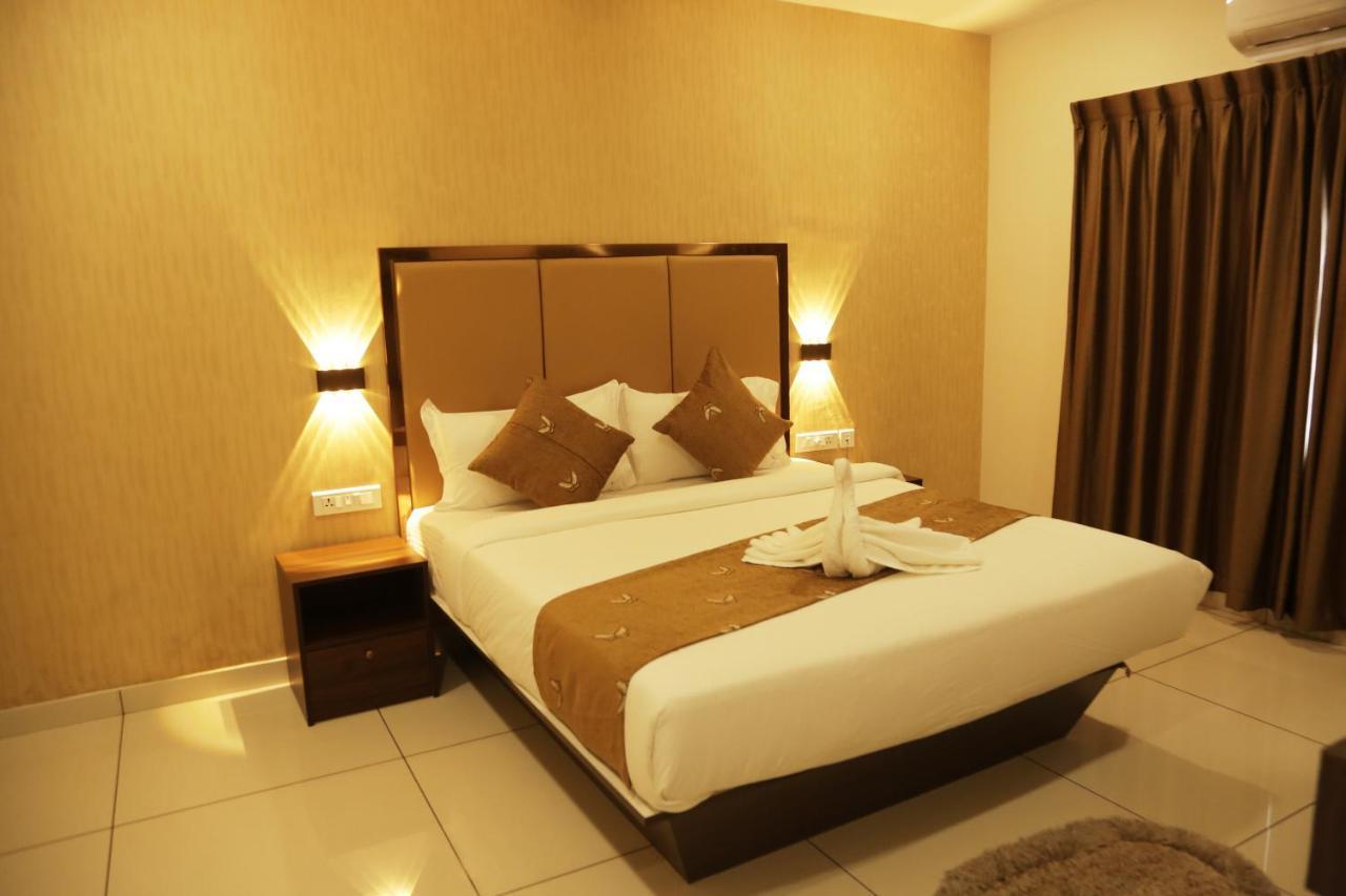 Esquina Residency Hotel Kochi Bagian luar foto
